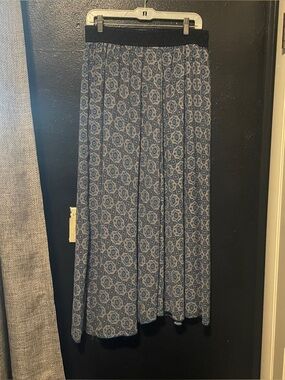 LuLaRoe Lucy Skirt Size Large Lined Blue Printed Maxi Skirt with Elastic Waist